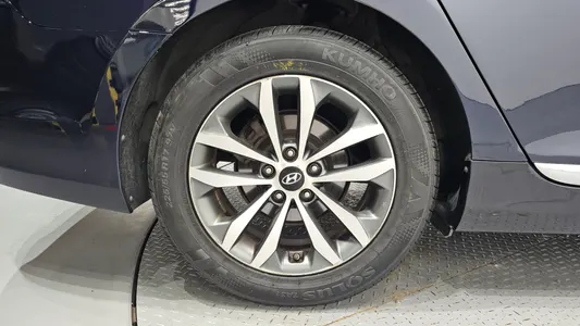 Hyundai Grandeur HG HG240 2012 5