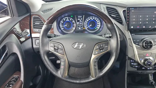 Hyundai Grandeur HG HG240 2012 13