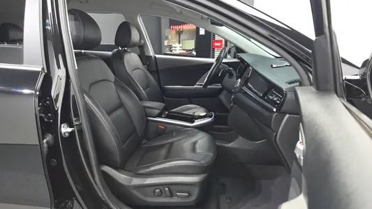 Kia 니로 플러스 2022 11