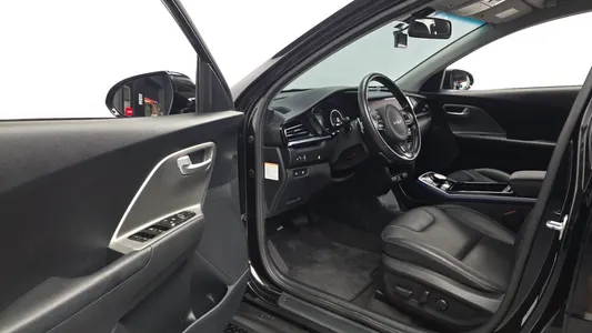 Kia 니로 플러스 2022 10
