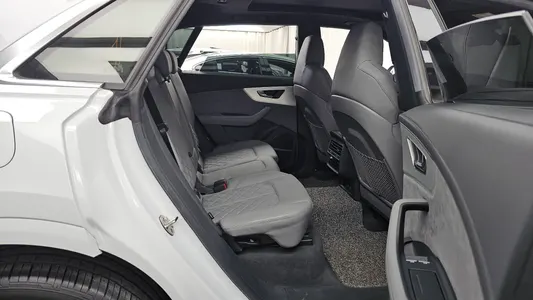 Audi Q8 (4M) 50 TDI 2021 12
