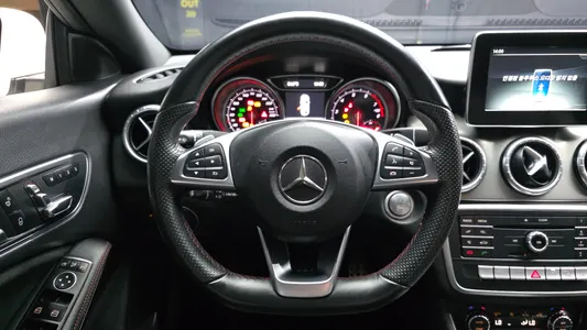 Mercedes-Benz CLA-Class C117 CLA220 AMG Line 2017 13