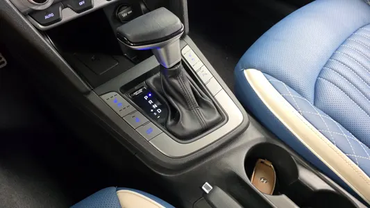 Hyundai AD 1.6 2018 9
