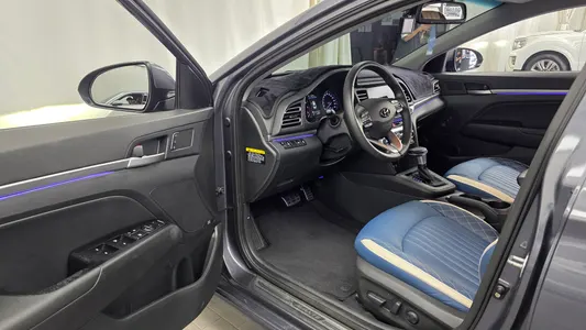 Hyundai AD 1.6 2018 10