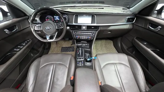 Kia K5 2 2.0 2018 7