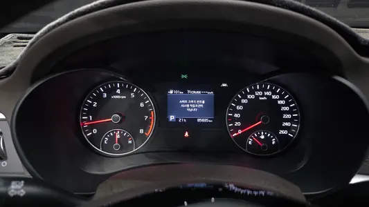 Kia K5 2 2.0 2018 8