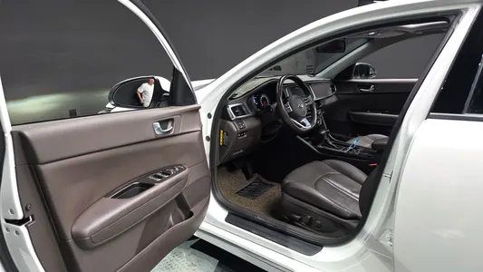 Kia K5 2 2.0 2018 10