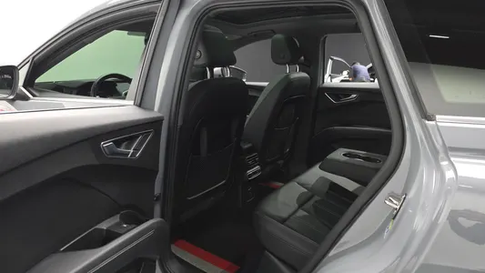 Audi Q4 e- (F4) 40 2022 11