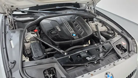 BMW 5 Series (F10) 520d 2014 6