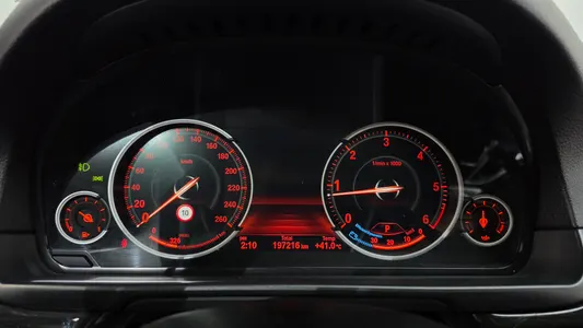 BMW 5 Series (F10) 520d 2014 8