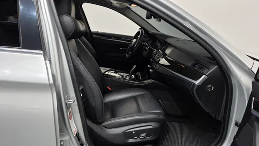 BMW 5 Series (F10) 520d 2014 11