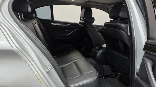 BMW 5 Series (F10) 520d 2014 12