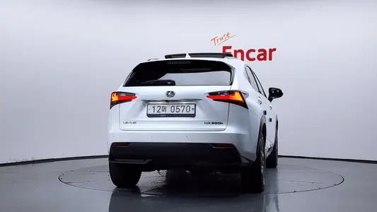 Lexus NX300h 2015 4