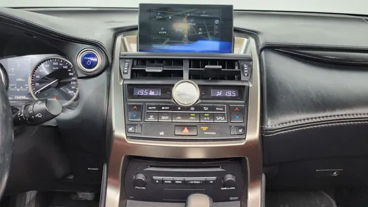 Lexus NX300h 2015 14