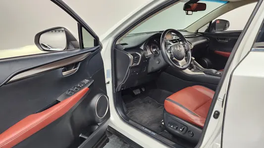 Lexus NX300h 2015 10