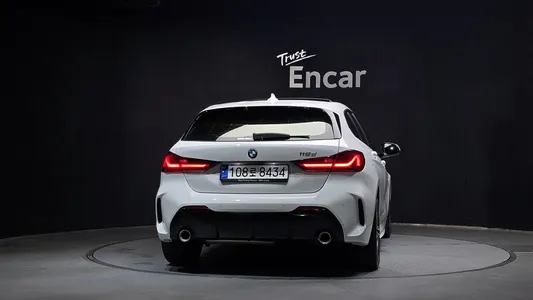 BMW 1 Series (F40) 118d M 2021 4