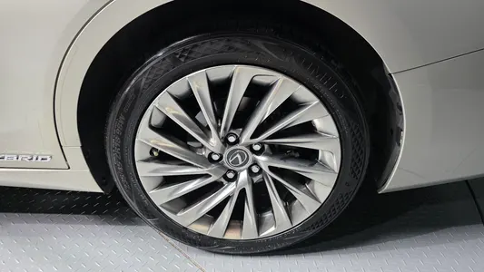 Lexus ES300h 7 2018 22