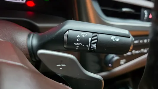 Lexus ES300h 7 2018 33