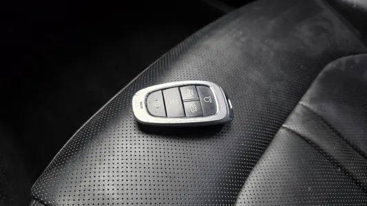 Hyundai (DN8) 2.0 LPG() 2019 17