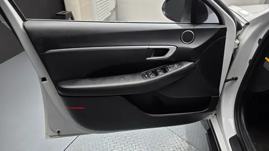 Hyundai (DN8) 2.0 LPG() 2019 24