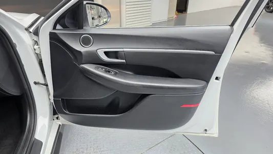 Hyundai (DN8) 2.0 LPG() 2019 25