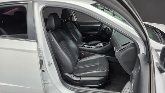 Hyundai (DN8) 2.0 LPG() 2019 26
