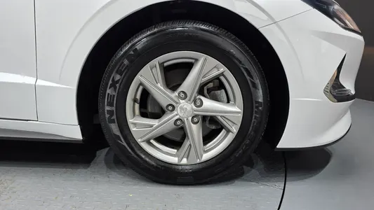Hyundai (DN8) 2.0 LPG() 2019 21