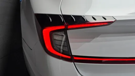 Hyundai (DN8) 2.0 LPG() 2019 23
