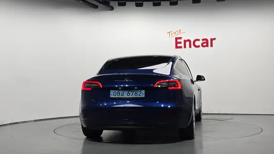 Tesla 3 RWD 2020 4