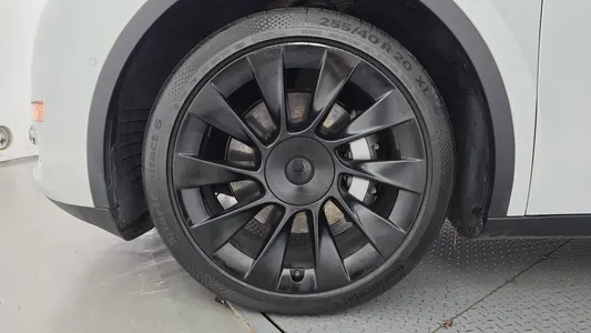 Tesla Y AWD 2022 5