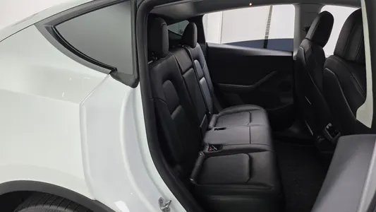 Tesla Y AWD 2022 11