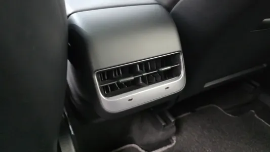Tesla Y AWD 2022 20