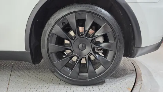 Tesla Y AWD 2022 21