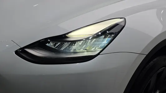 Tesla Y AWD 2022 22