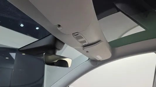 Tesla Y AWD 2022 27