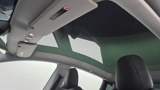 Tesla Y AWD 2022 28
