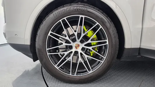 Porsche (PO536) 3.0 E- 2024 4