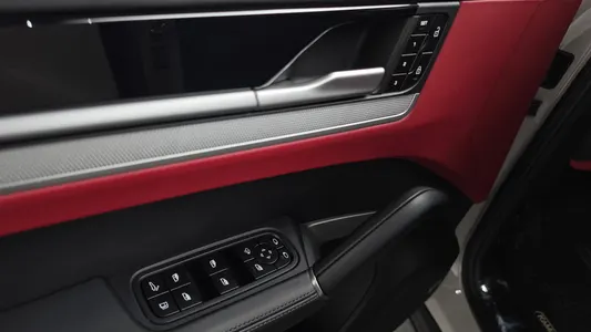 Porsche (PO536) 3.0 E- 2024 17