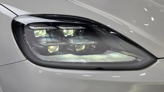 Porsche (PO536) 3.0 E- 2024 22