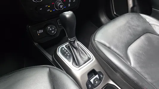 Jeep 레니게이드 2.0 AWD 2018 9