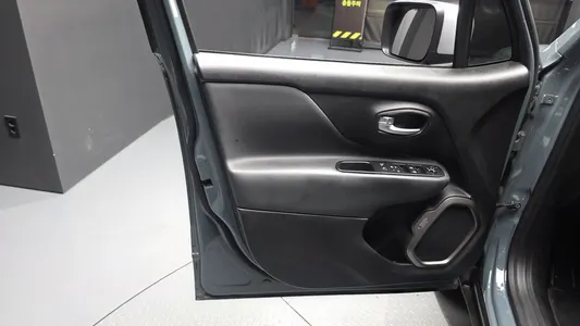 Jeep 레니게이드 2.0 AWD 2018 24