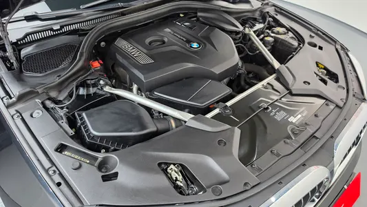 BMW 5 Series (G30) 530i 2018 6