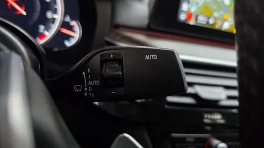 BMW 5 Series (G30) 530i 2018 18