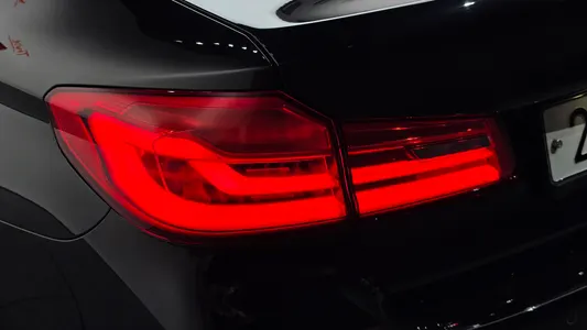 BMW 5 Series (G30) 530i 2018 23