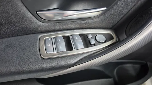 BMW 3 Series (F30) 320i M 2018 30