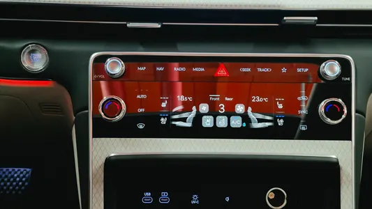 Genesis GV80 2.5T AWD 2025 14