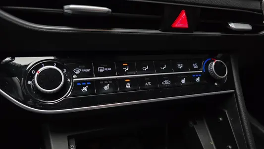 Hyundai (DN8) 2.0 2019 15