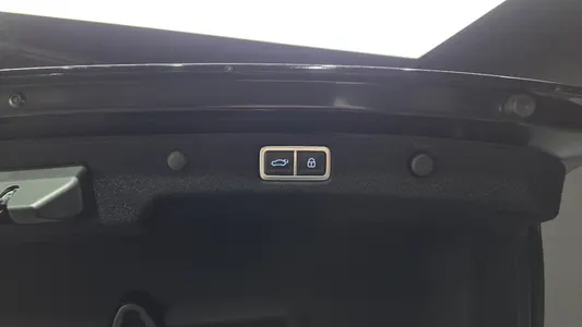 Hyundai (GN7) 3.5 2WD 2023 17