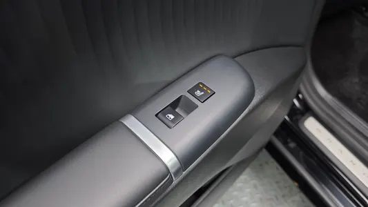 Hyundai (GN7) 3.5 2WD 2023 28