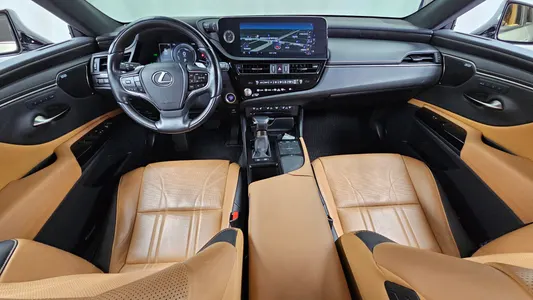 Lexus ES300h 7 2022 7
